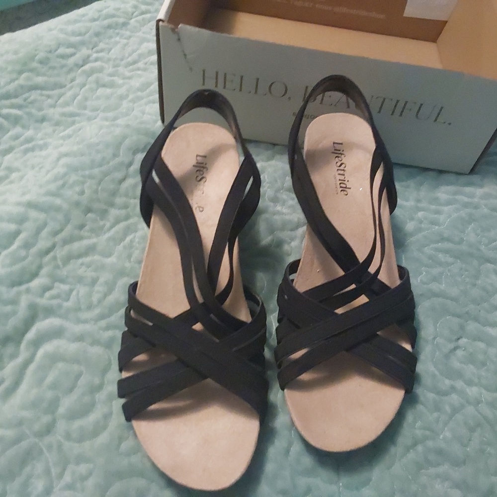 Life Stride Women's Black Crisscross Sandals
